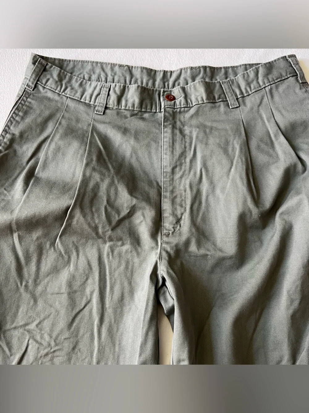 Dockers Olive Khaki Pleated Men's Chinos